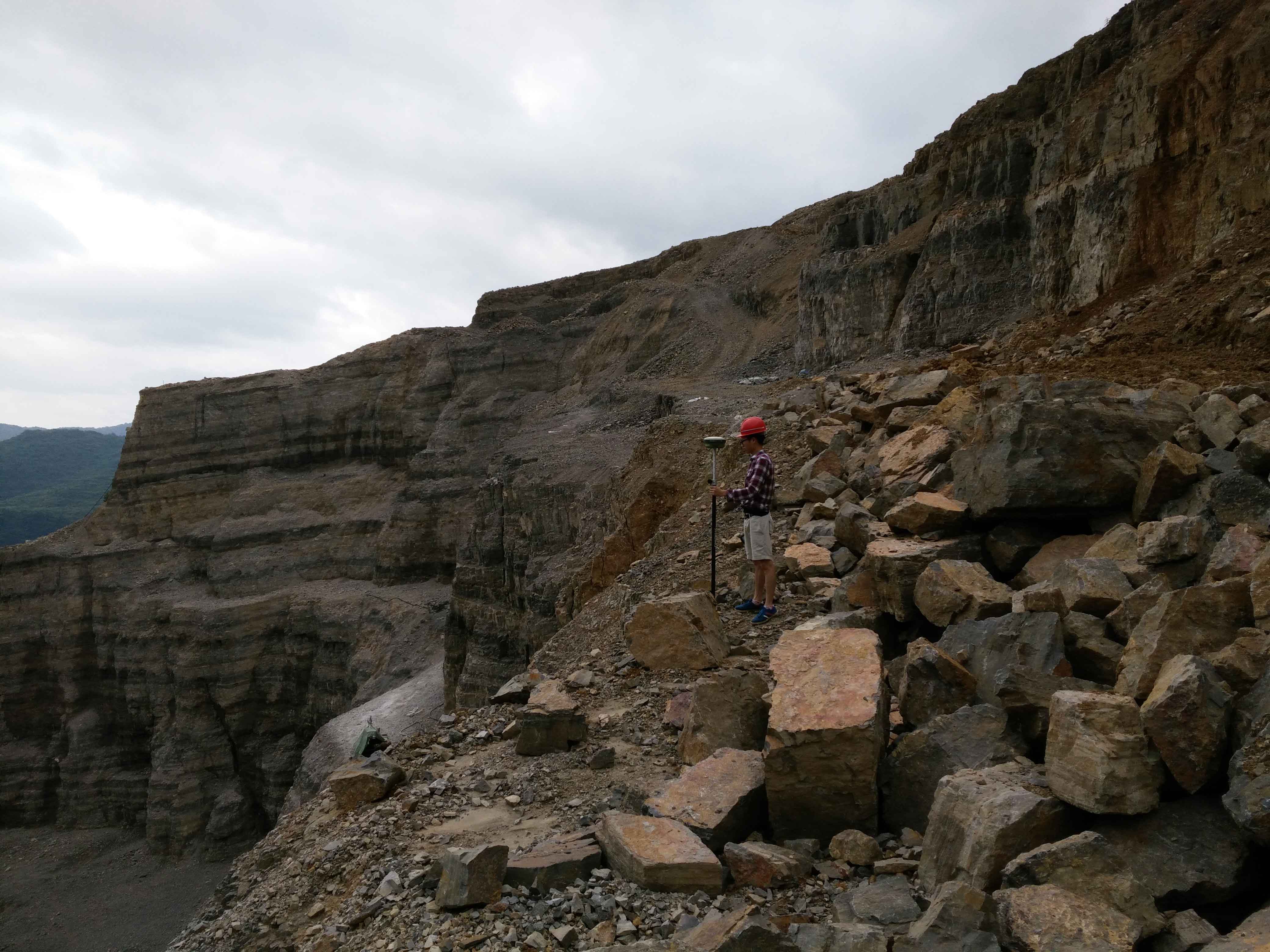 礦山動(dòng)態(tài)儲(chǔ)量監(jiān)測(cè)